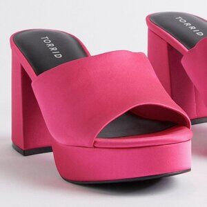 NWT Torrid Flared Platform Mule Size 8